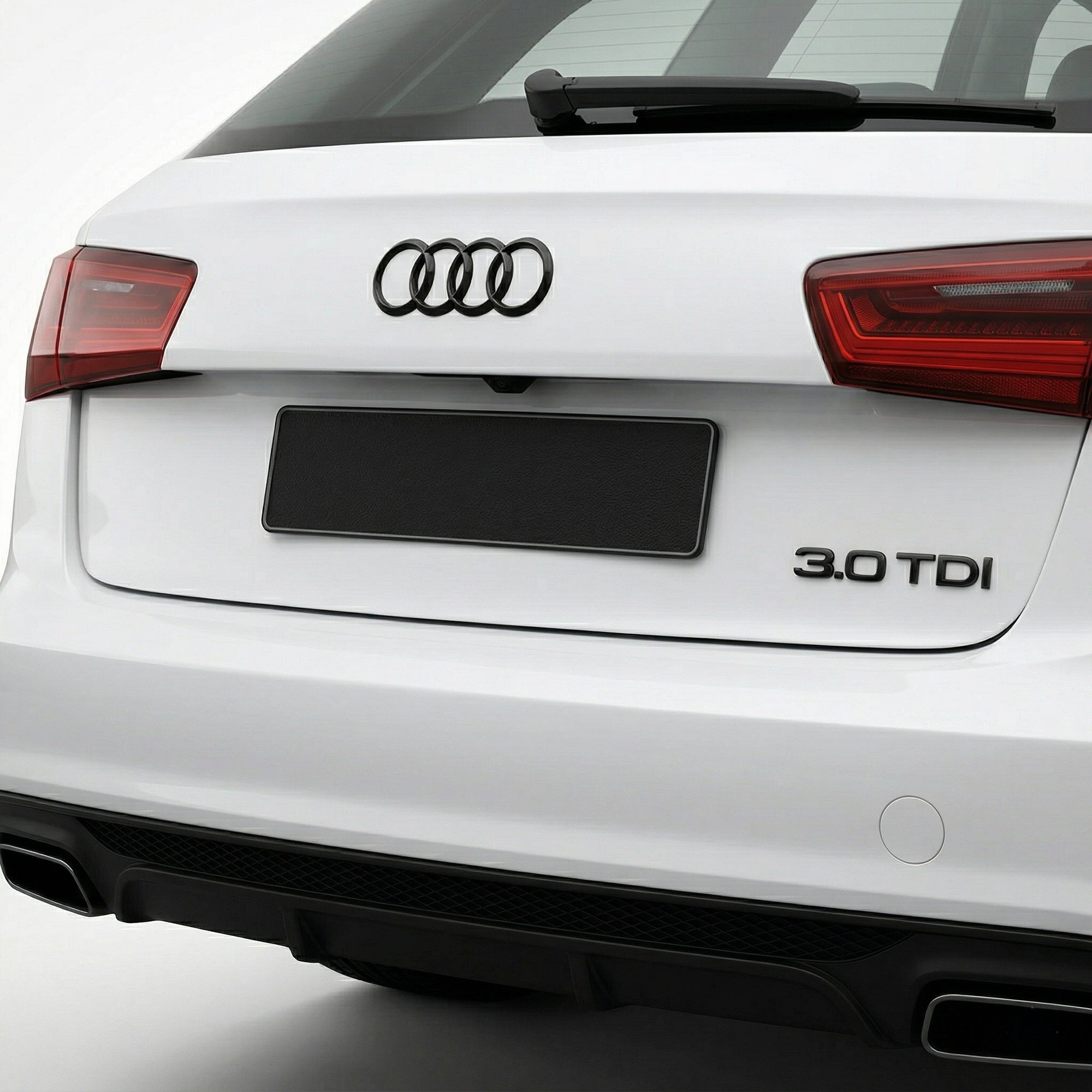 Emblemă Audi 3.0 TDI pentru portbagaj / haion, Negru Lucios