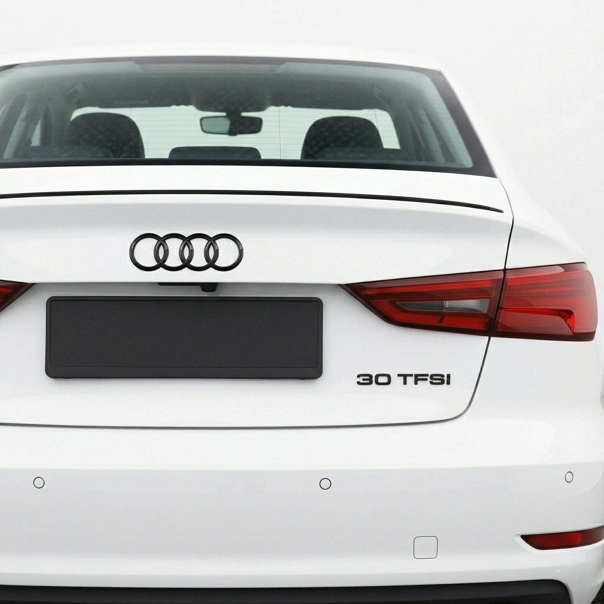 Emblemă Audi 30 TFSI pentru portbagaj / haion, Negru Lucios