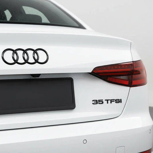 Emblemă Audi 35 TFSI pentru portbagaj / haion, Negru Lucios