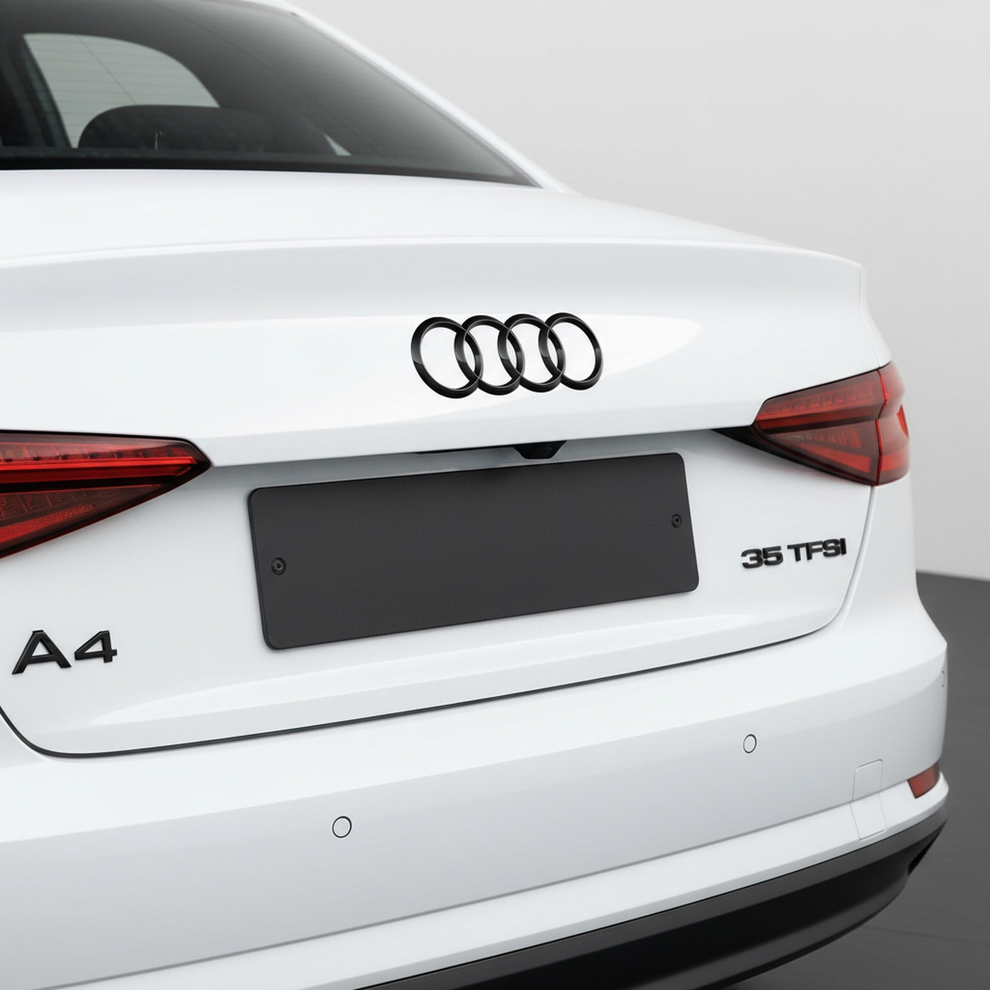 Emblemă Audi A4 pentru portbagaj / haion, Negru Lucios