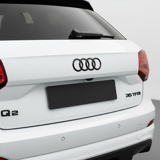 Emblemă Audi Q2 pentru portbagaj / haion, Negru Lucios