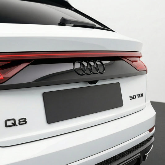 Emblemă Audi Q8 pentru portbagaj / haion, Negru Lucios
