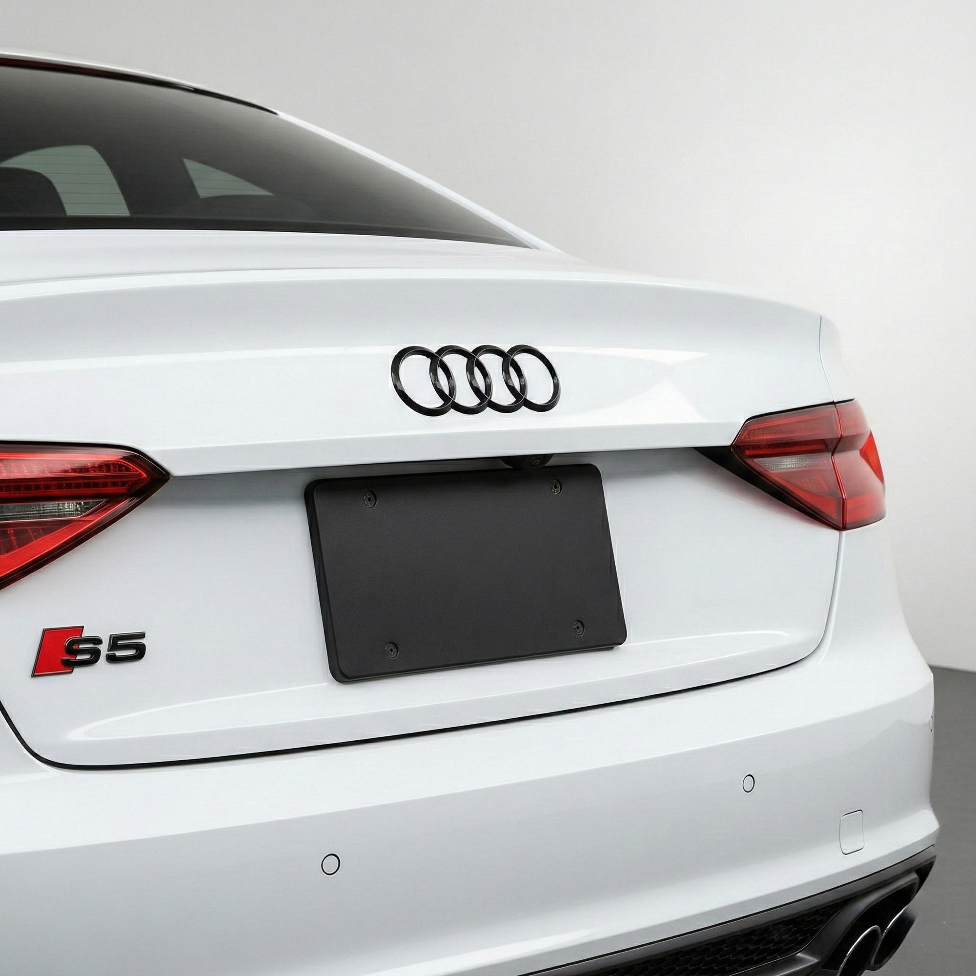 Emblemă Audi S5 pentru portbagaj / haion, Negru Lucios