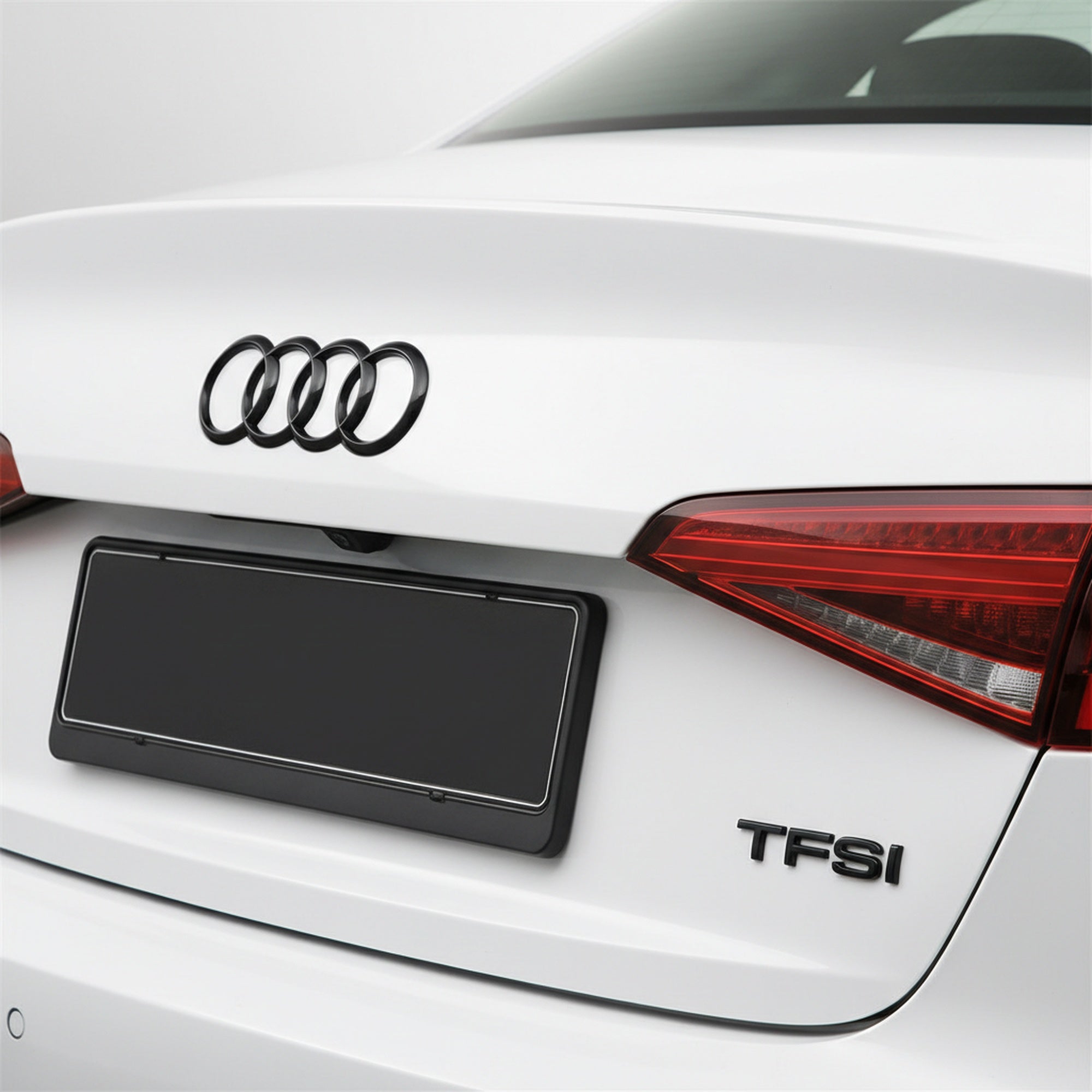 Emblemă Audi TFSI pentru portbagaj / haion, Negru Lucios
