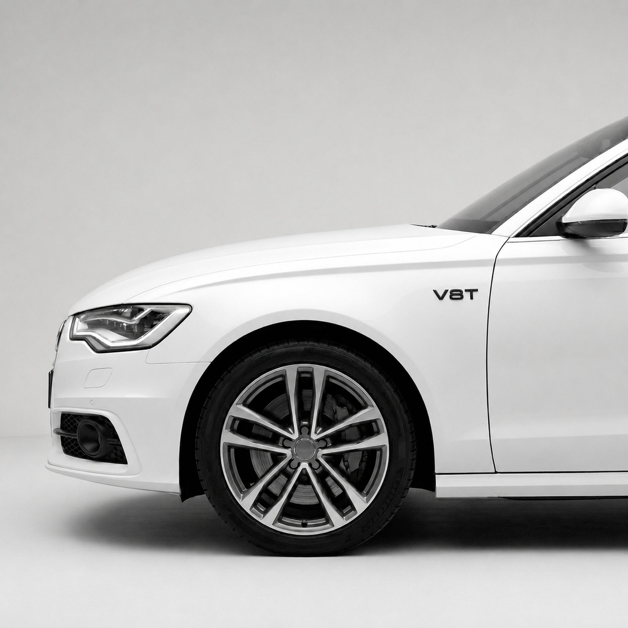 Emblemă Audi V8T pentru aripă, Negru Lucios