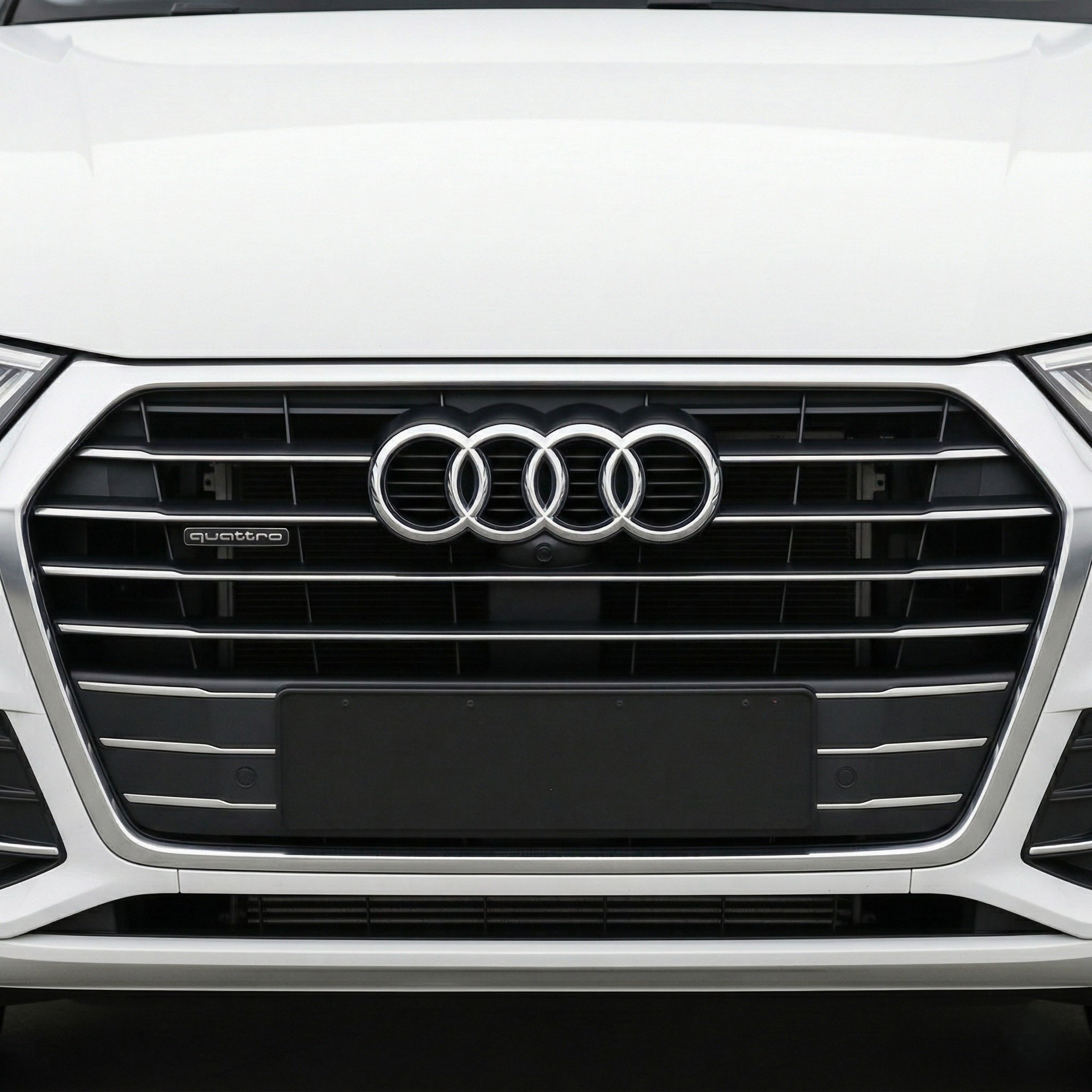 Emblema fata Audi 285mm