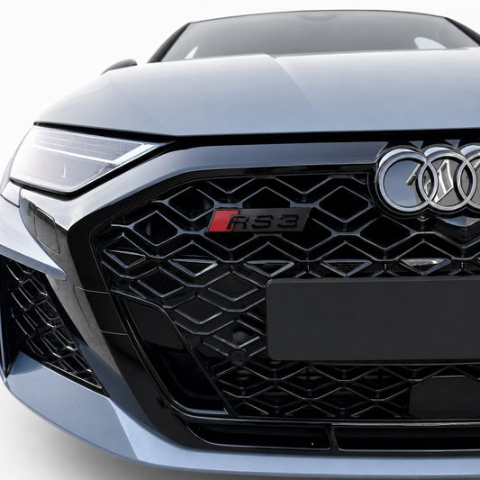 Emblemă Audi RS3 pentru grilă fagure, 11,3 × 2,2 cm, Negru Lucios