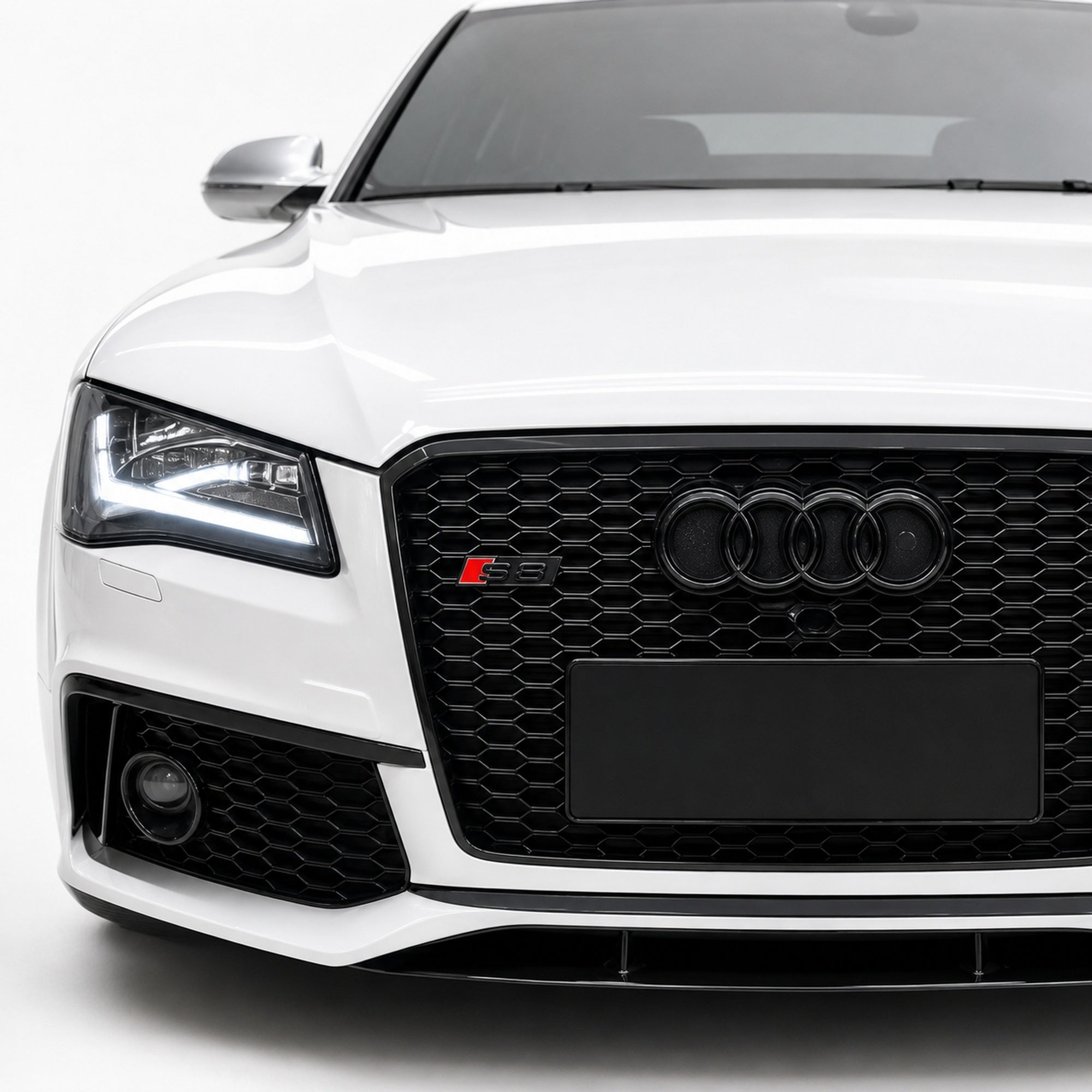 Emblemă Audi S8 pentru grilă fagure, 7 × 2,2 cm, Negru Lucios