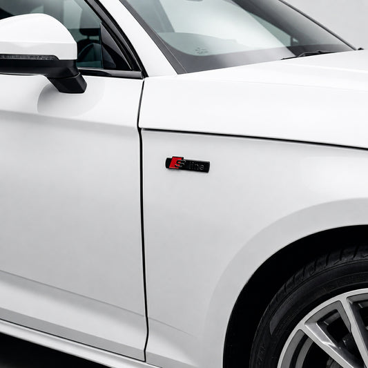 Emblemă Audi S line pentru aripă / ușă, Negru Lucios