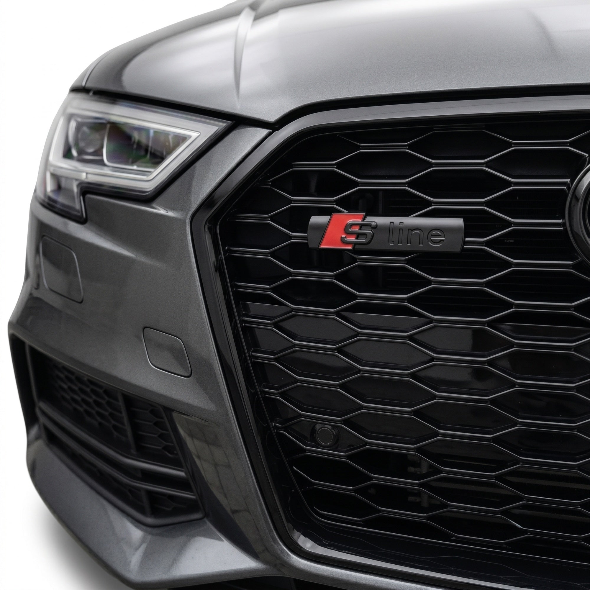 Emblemă Audi S line metalică pentru grilă fagure, Negru Lucios