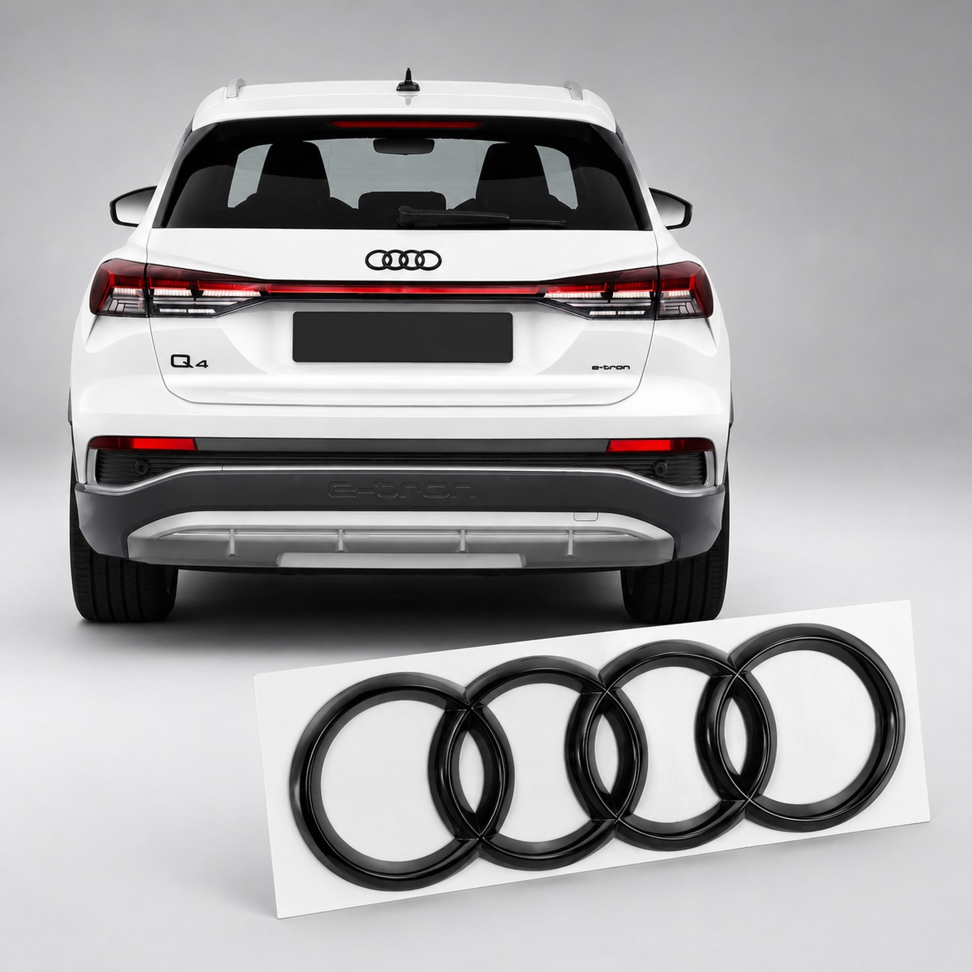 Set embleme Audi Q4 e-tron / Q8 e-tron, 285+192 mm, Negru Lucios